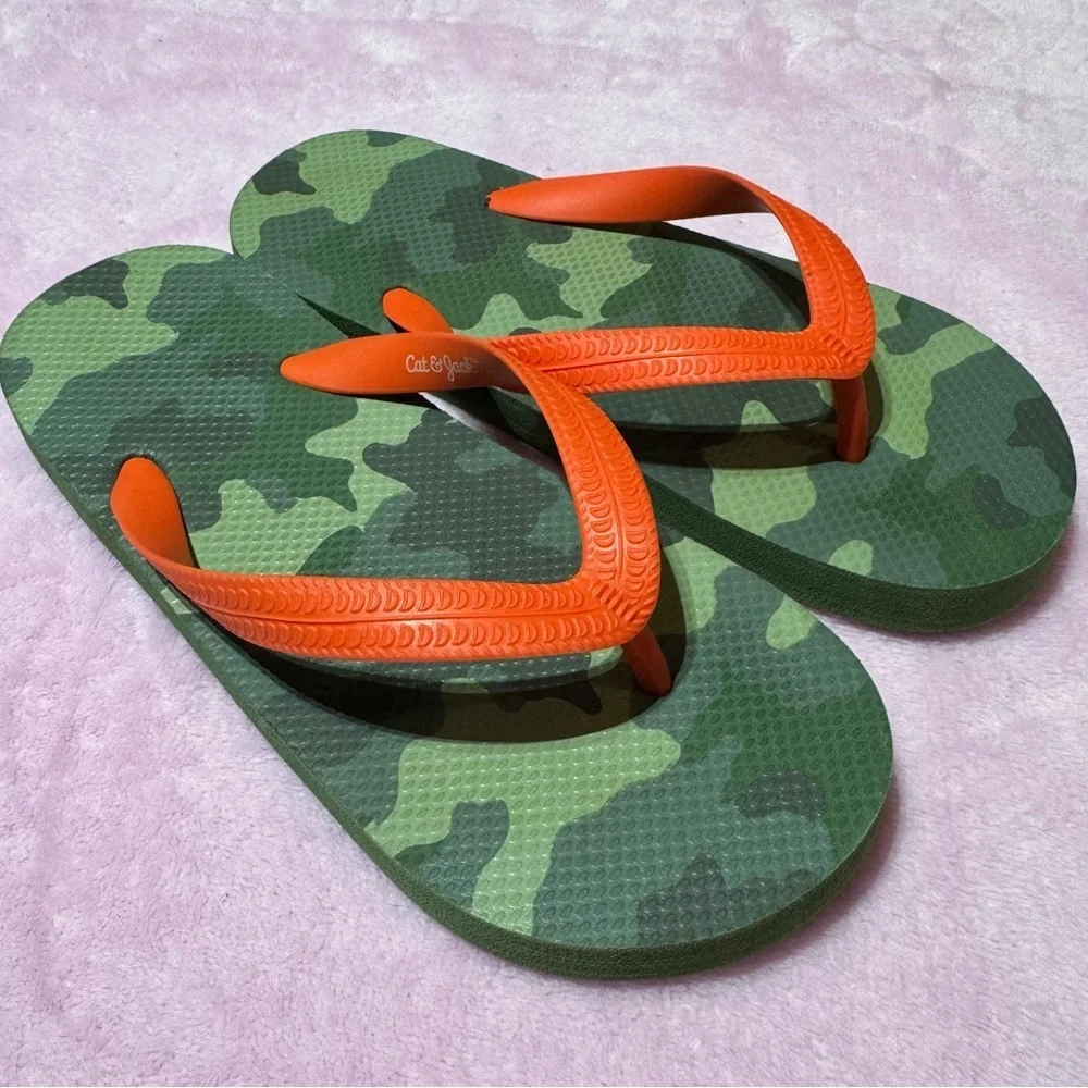 Boys size 13/1 | Camo sandals | cat & Jack brand